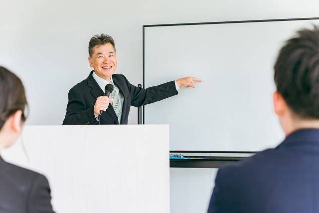 特定技能外国人のための講習会を行っている様子