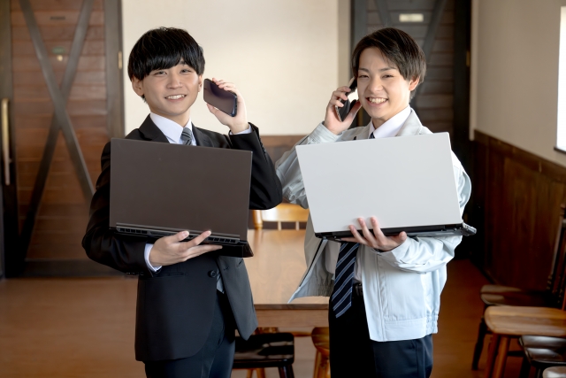 サポネットを活用して求人を行っている企業の社員