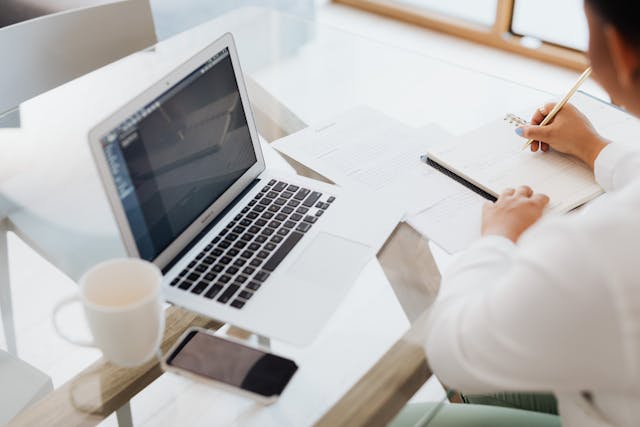パソコンでサポネットを利用している社員
