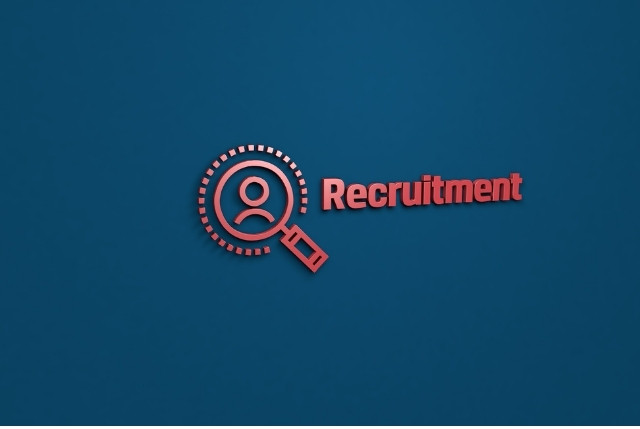 青い背景に「Recruitment」と虫眼鏡アイコンのロゴ。企業の人材採用や求人活動を象徴するデザイン。